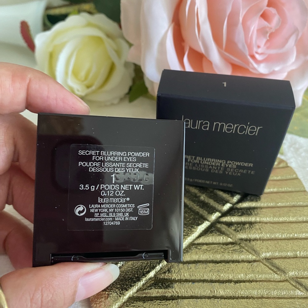 Laura Mercier Secret Blurring Powder for Under Eyes - White - Picture 6 of 7